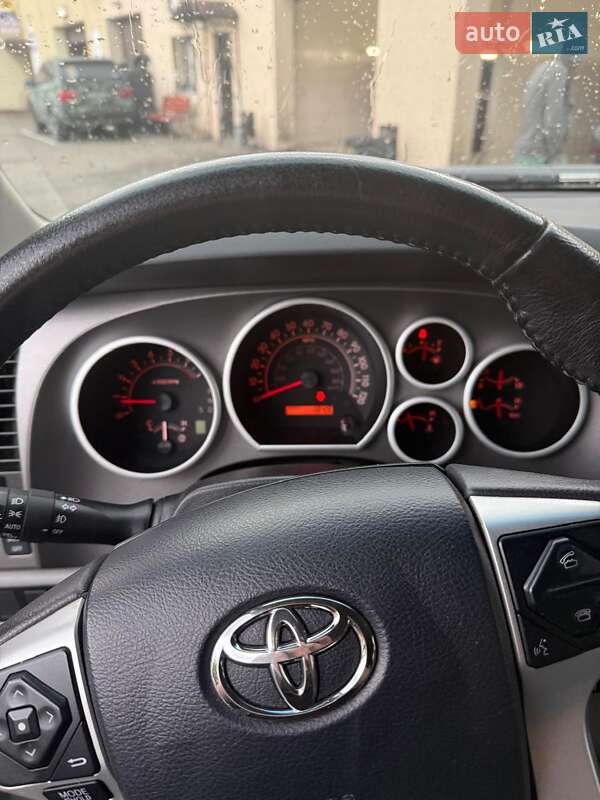 Внедорожник / Кроссовер Toyota Sequoia 2017 в Киеве фото 9 Внедорожник / Кроссовер Toyota Sequoia 2017 в Киеве