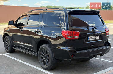 Внедорожник / Кроссовер Toyota Sequoia 2012 в 