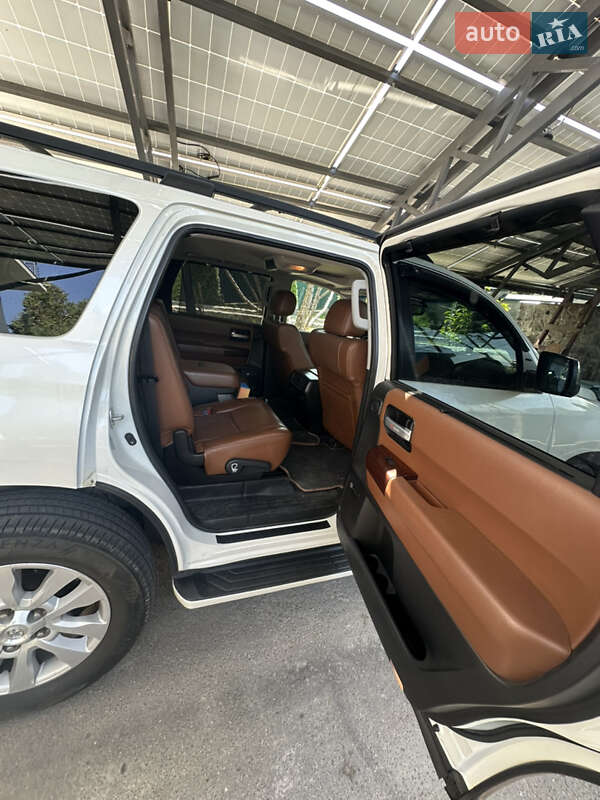 Внедорожник / Кроссовер Toyota Sequoia 2016 в Хмельницком фото 5 Внедорожник / Кроссовер Toyota Sequoia 2016 в Хмельницком