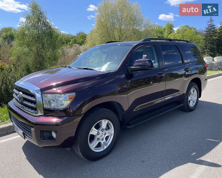 Внедорожник / Кроссовер Toyota Sequoia 2012 в Киеве