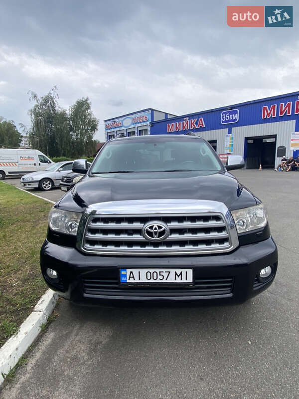 Внедорожник / Кроссовер Toyota Sequoia 2008 в 