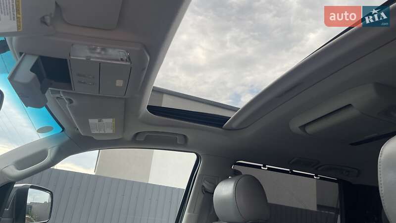 Внедорожник / Кроссовер Toyota Sequoia 2011 в Киеве