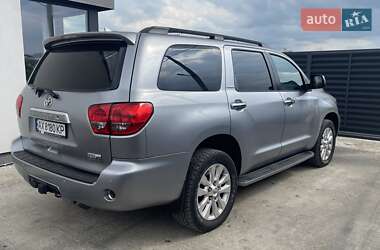 Внедорожник / Кроссовер Toyota Sequoia 2011 в 