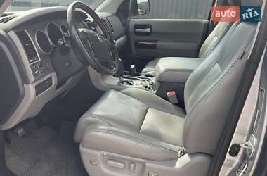 Внедорожник / Кроссовер Toyota Sequoia 2011 в 