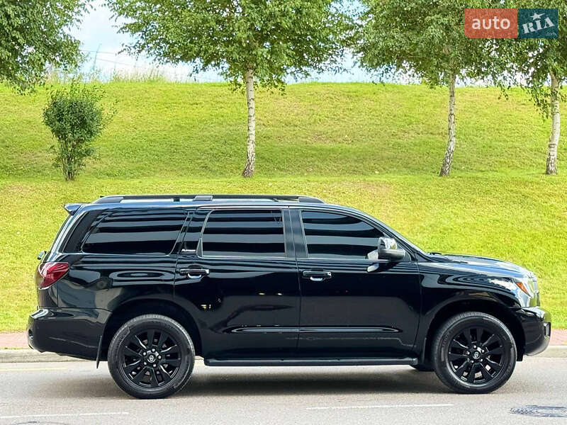 Позашляховик / Кросовер Toyota Sequoia 2010 в Києві