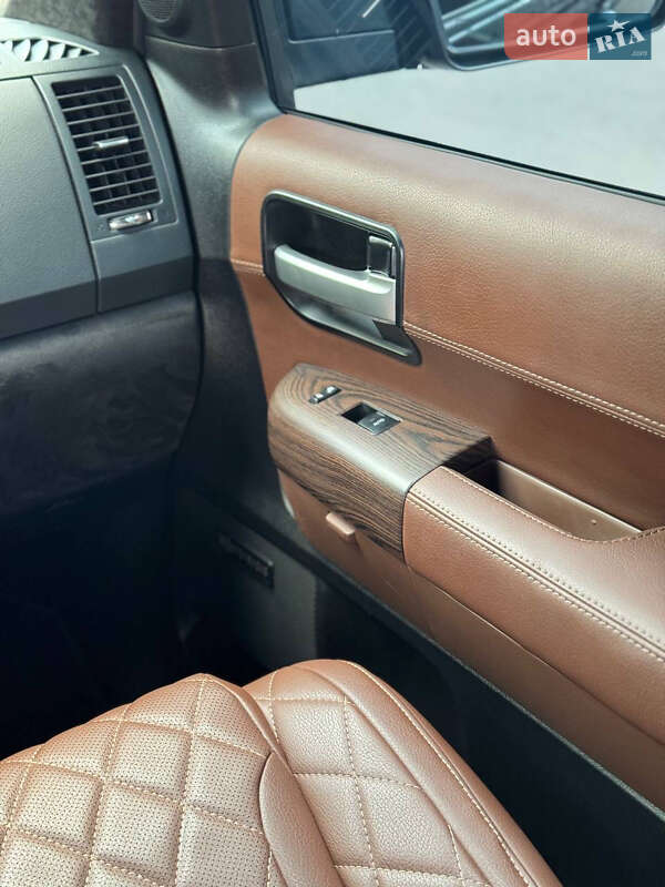 Позашляховик / Кросовер Toyota Sequoia 2010 в Києві