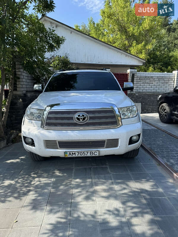 Внедорожник / Кроссовер Toyota Sequoia 2008 в Коростышеве