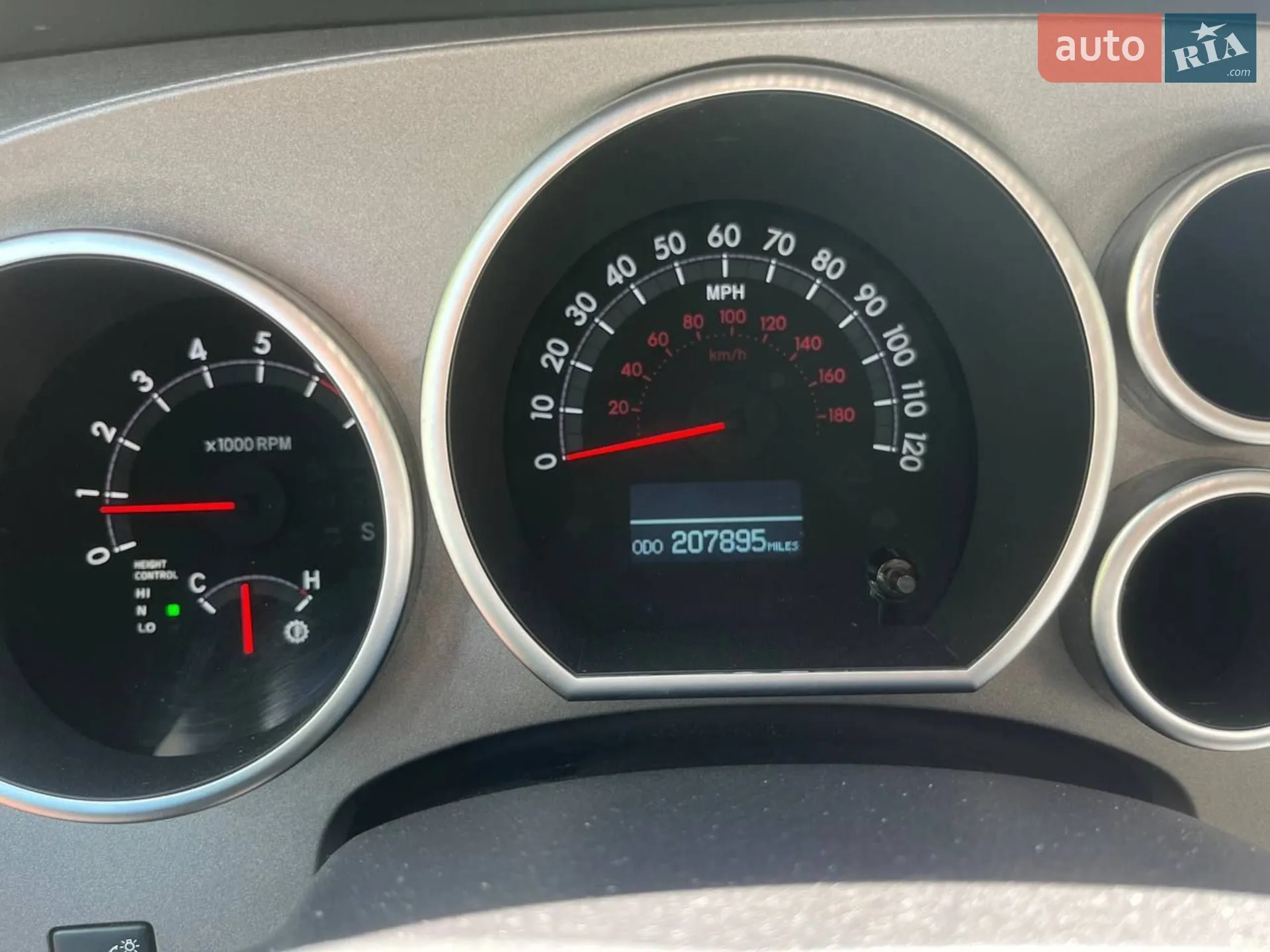 2010 Toyota Sequoia - мініатюра 2