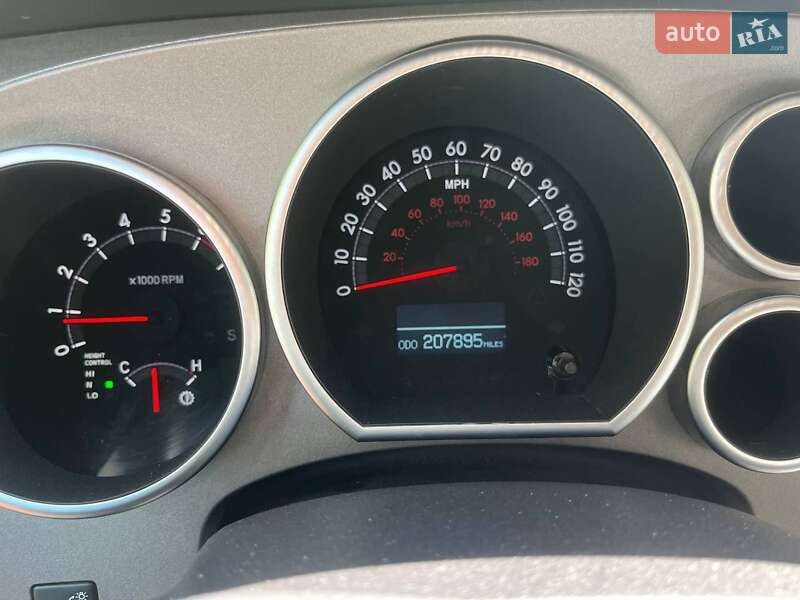 Внедорожник / Кроссовер Toyota Sequoia 2010 в Днепре