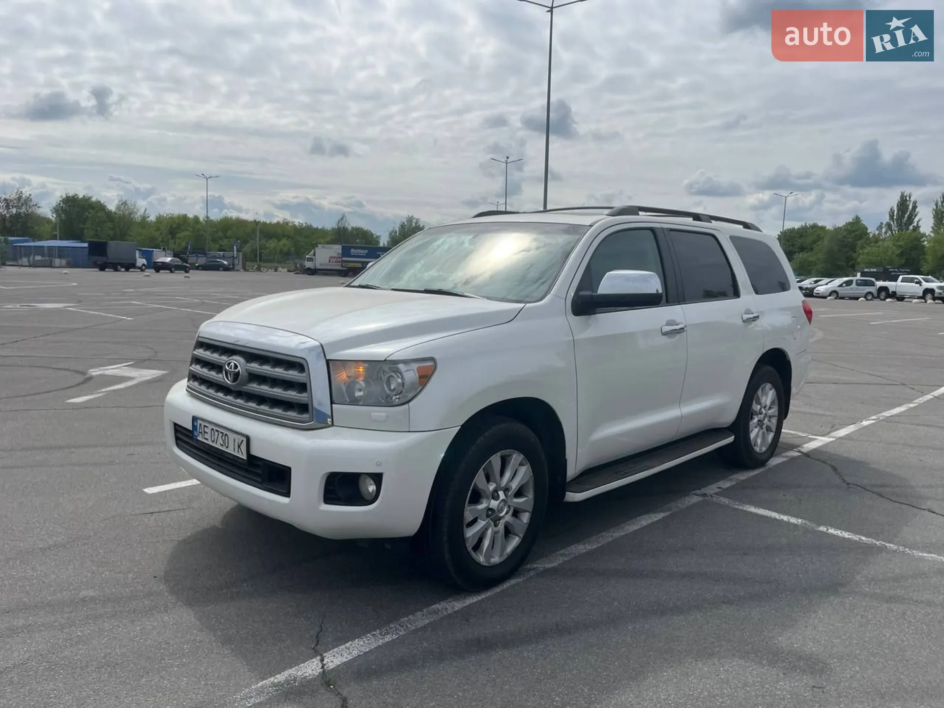 2010 Toyota Sequoia - фото 1