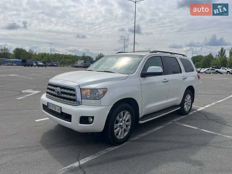 Внедорожник / Кроссовер Toyota Sequoia 2010 в Днепре