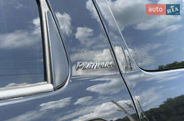 Внедорожник / Кроссовер Toyota Sequoia 2012 в 