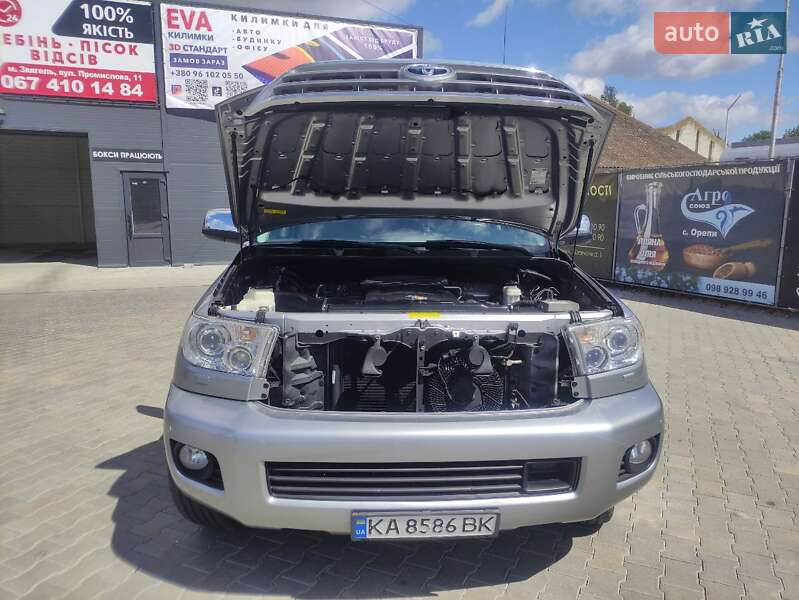 Внедорожник / Кроссовер Toyota Sequoia 2015 в Звягеле фото 5 Внедорожник / Кроссовер Toyota Sequoia 2015 в Звягеле