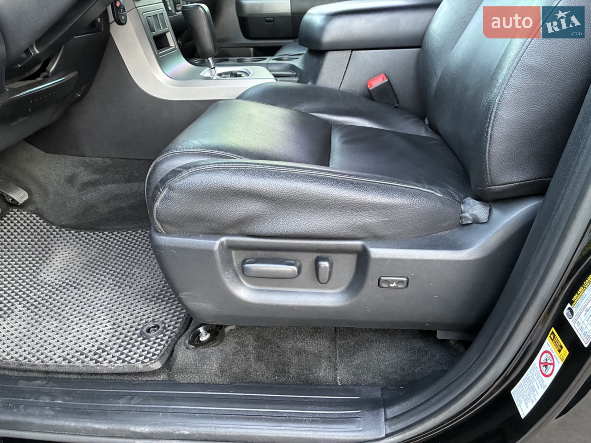 2014 Toyota Sequoia - мініатюра 22