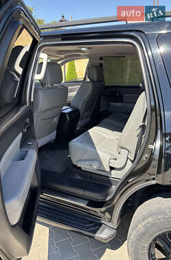 Внедорожник / Кроссовер Toyota Sequoia 2012 в 