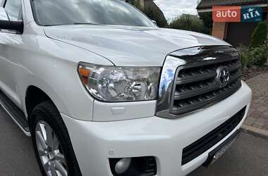 Позашляховик / Кросовер Toyota Sequoia 2010 в Ірпені