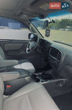 Внедорожник / Кроссовер Toyota Sequoia 2003 в 