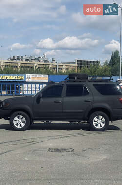 Внедорожник / Кроссовер Toyota Sequoia 2003 в 