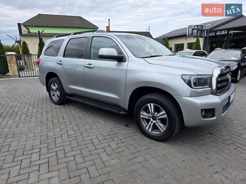 Позашляховик / Кросовер Toyota Sequoia 2014 в Коломиї фото 12 Позашляховик / Кросовер Toyota Sequoia 2014 в Коломиї