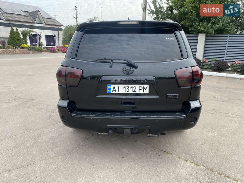 Позашляховик / Кросовер Toyota Sequoia 2012 в Києві
