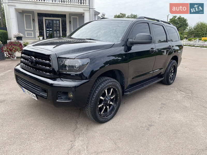 Позашляховик / Кросовер Toyota Sequoia 2012 в Києві