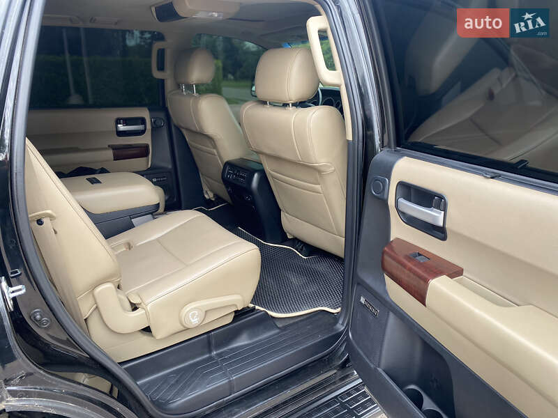 Позашляховик / Кросовер Toyota Sequoia 2012 в Києві