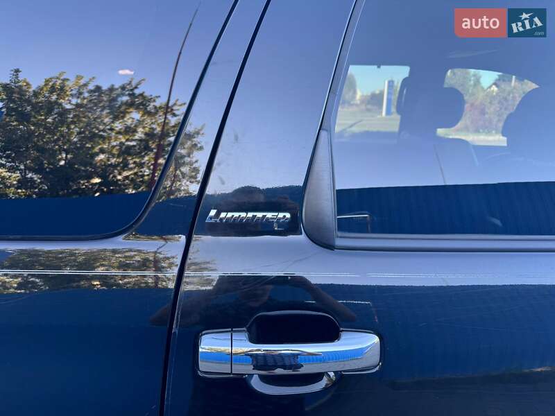 Позашляховик / Кросовер Toyota Sequoia 2013 в Києві