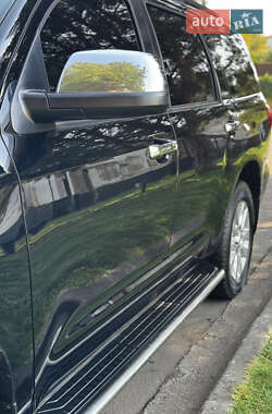 Внедорожник / Кроссовер Toyota Sequoia 2008 в 