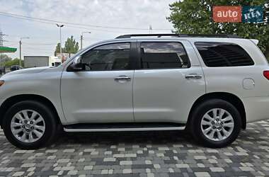 Внедорожник / Кроссовер Toyota Sequoia 2011 в 