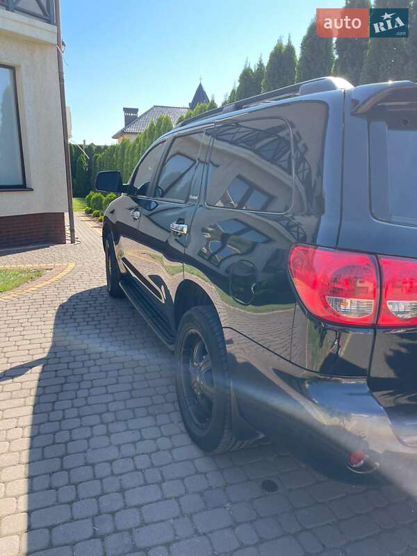 Внедорожник / Кроссовер Toyota Sequoia 2015 в Черновцах фото 8 Внедорожник / Кроссовер Toyota Sequoia 2015 в Черновцах