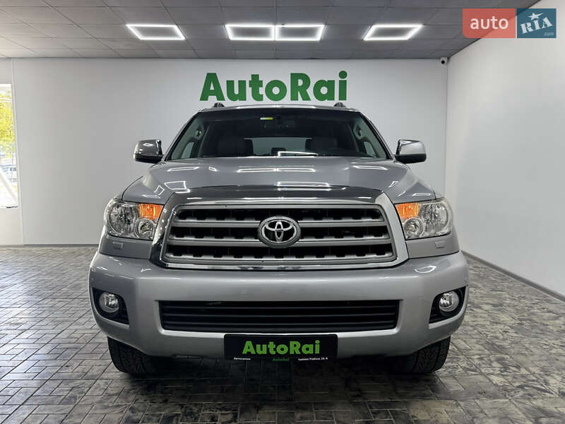 Toyota Sequoia 2016
