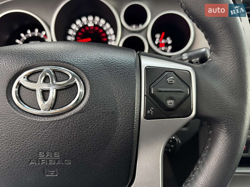 Внедорожник / Кроссовер Toyota Sequoia 2016 в Одессе фото 10 Внедорожник / Кроссовер Toyota Sequoia 2016 в Одессе