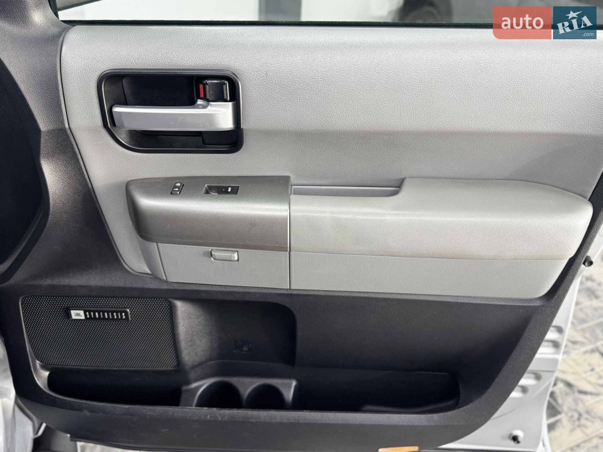 2016 Toyota Sequoia - мініатюра 18