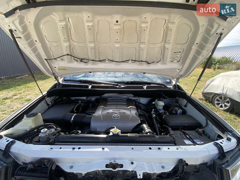 Позашляховик / Кросовер Toyota Sequoia 2008 в Вінниці