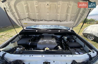 Позашляховик / Кросовер Toyota Sequoia 2008 в 
