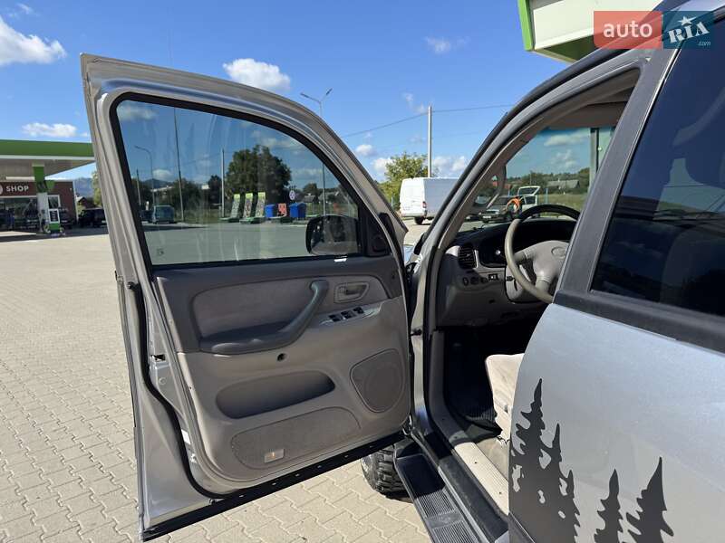 Внедорожник / Кроссовер Toyota Sequoia 2001 в Черновцах