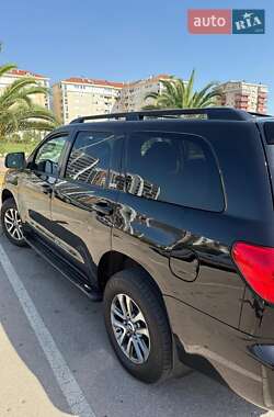 Внедорожник / Кроссовер Toyota Sequoia 2013 в 