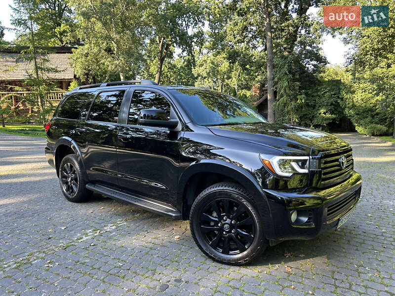 Внедорожник / Кроссовер Toyota Sequoia 2011 в 
