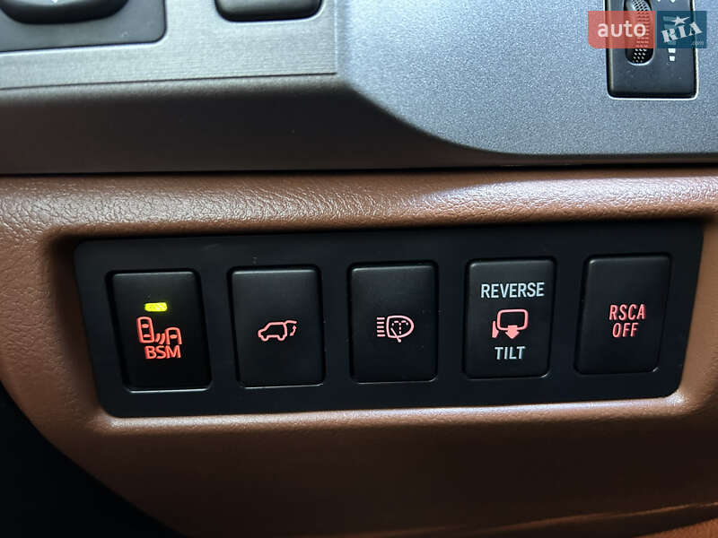 Внедорожник / Кроссовер Toyota Sequoia 2011 в Львове