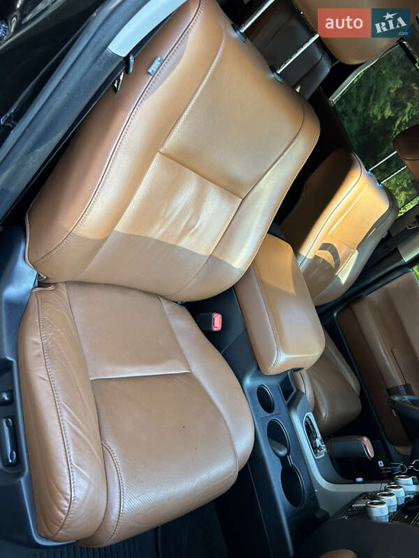 Внедорожник / Кроссовер Toyota Sequoia 2011 в Львове