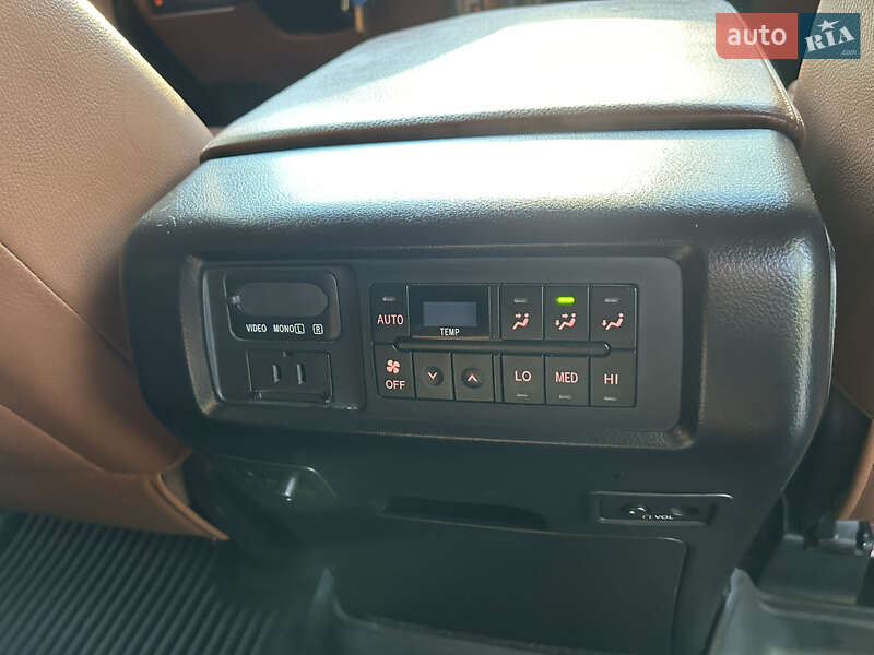 Внедорожник / Кроссовер Toyota Sequoia 2011 в Львове