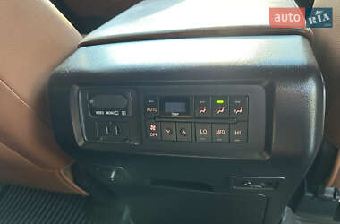Внедорожник / Кроссовер Toyota Sequoia 2011 в 