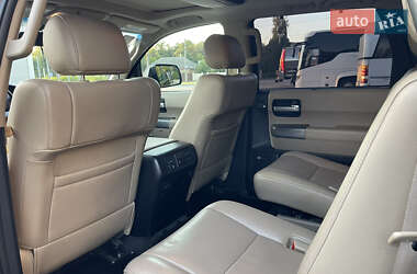 Внедорожник / Кроссовер Toyota Sequoia 2013 в 