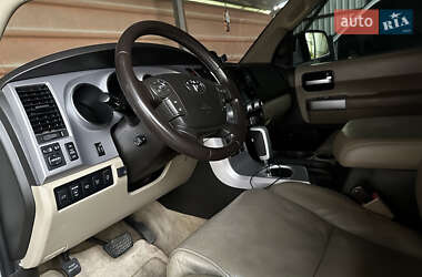Внедорожник / Кроссовер Toyota Sequoia 2008 в 