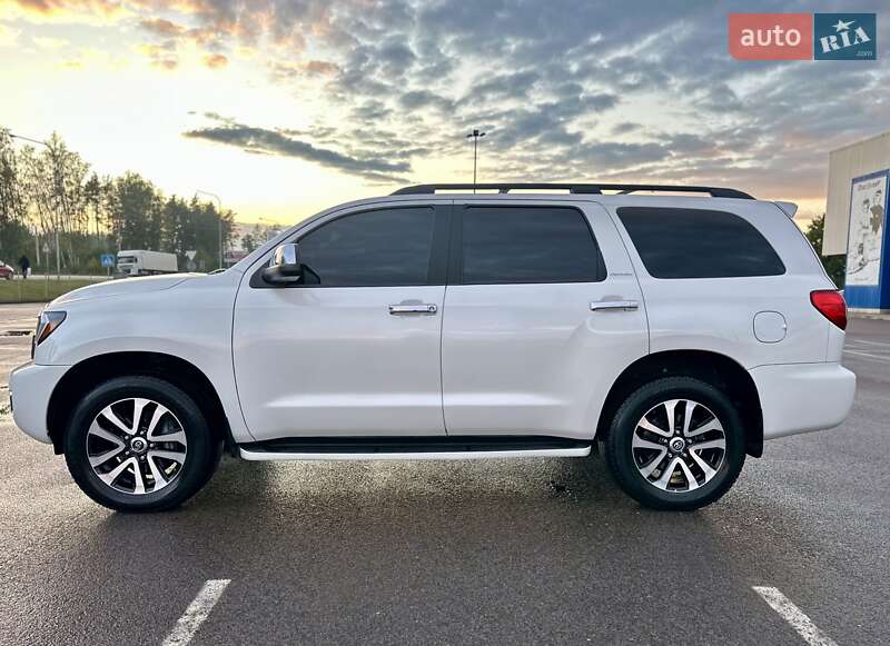 Внедорожник / Кроссовер Toyota Sequoia 2017 в Ковеле