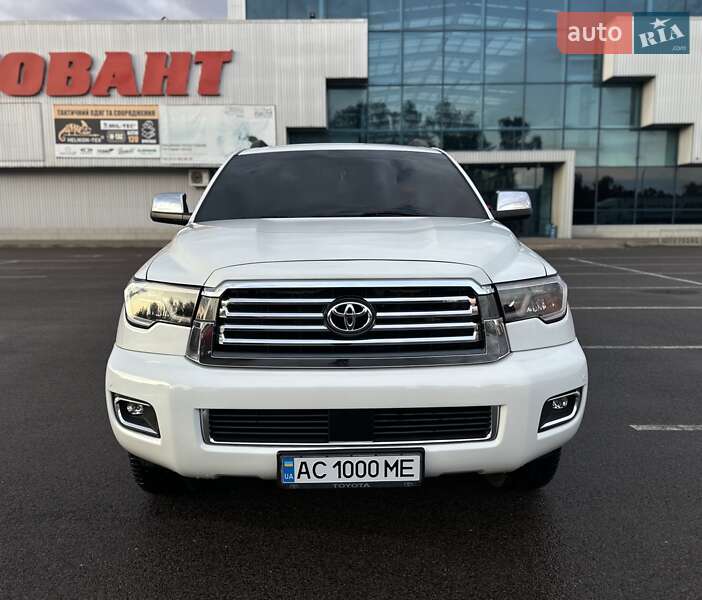 Внедорожник / Кроссовер Toyota Sequoia 2017 в Ковеле