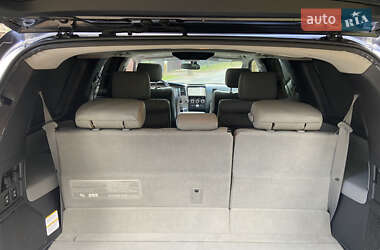 Внедорожник / Кроссовер Toyota Sequoia 2014 в 