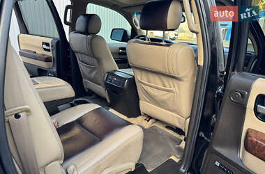 Внедорожник / Кроссовер Toyota Sequoia 2010 в 