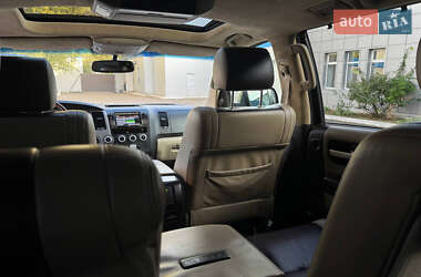 Внедорожник / Кроссовер Toyota Sequoia 2010 в 