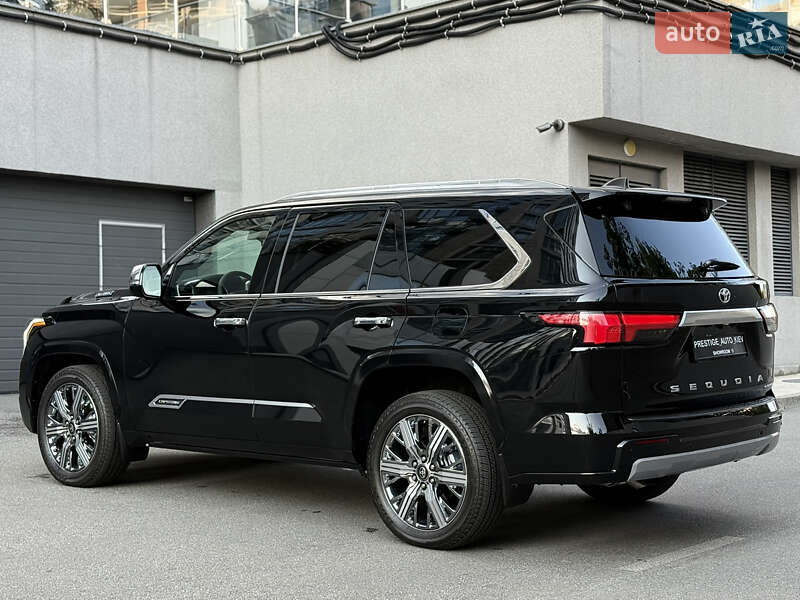Внедорожник / Кроссовер Toyota Sequoia 2025 в Киеве